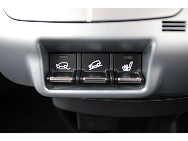 シートヒーター、ヒルディセントコントロール