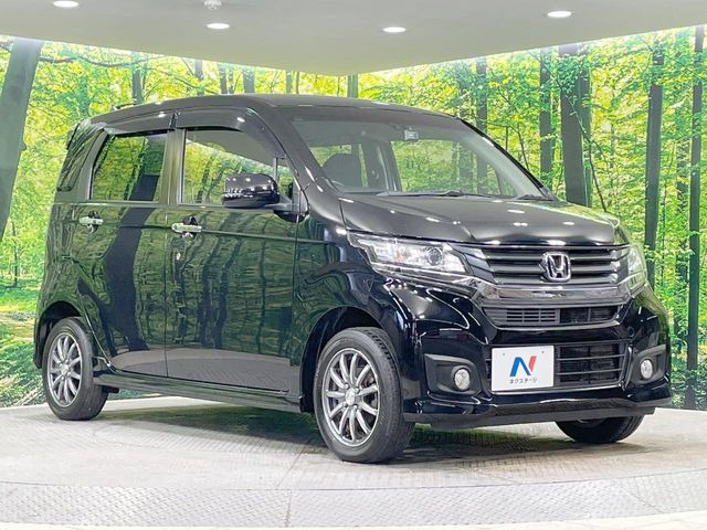 高透明度のガラス皮膜で撥水はもちろん、上質なツヤ・光沢を実現。紫外線や酸性雨から大切な愛車を保護し、色あせ・劣化を防止。「弾スプラッシュコート」、「弾プリミッサコート」からお選びいただけます。