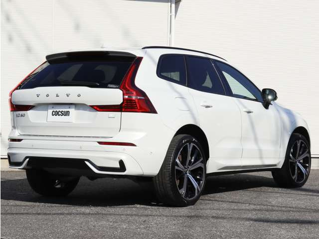 エンジンオイルはフランスのMOTUL(モチュール)を使用しています。新旧ボルボ各モデルに適合する異なる粘度のオイルをご用意しています。