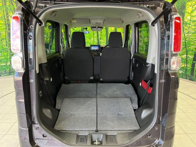 ���i�̂���������ʋ΁A���}���ɏ\���ȉ׎��X�y�[�X���m�ۂ��Ă���܂��B�Z�J���h�V�[�g��|���ƁA�傫�ȉו��̐ύڂ��\�ł���