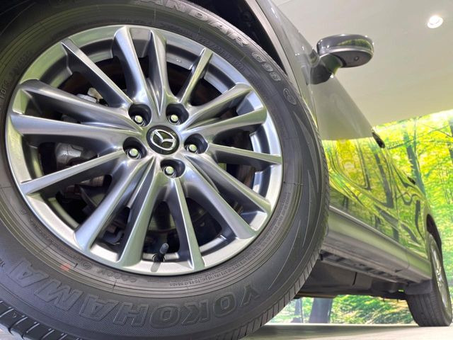 【純正17インチアルミホイール】外観にマッチした純正アルミホイールを装着しております。各種社外アルミホイールや、スタッドレスタイヤも取扱いしております。是非ご相談ください♪