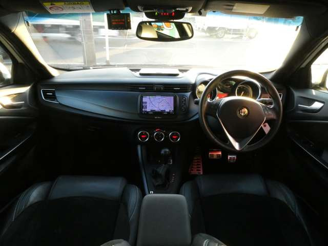 �i�����ꂽ�C���p�l����́A�X�^�C���b�V�������쐫�⎋�F���ɂ��D��A�O���̂��Ȃ��f�U�C���ɂȂ��Ă���܂�!