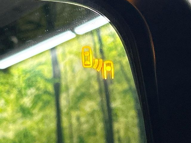 �y�u���C���h�X�|�b�g���[�j���O�z���s���A�h�A�~���[�̎��p�ɂȂ�₷���ӏ��Ɍ㑱�Ԃ��ڋ߂���ƃT�C�h�~���[�t�߂Ɍx����\���A�h���C�o�[�ɒ��ӊ��N�����Ă���܂��B