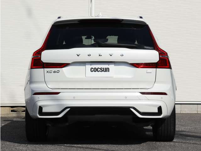 現行型エンジンにはボルボの認証を取得したMOTULの高級オイルSPECIFIC RBS0-2AE(0W-20)を使用します。