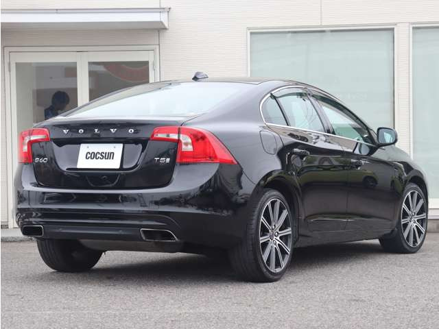 �G���W���I�C���̓t�����X��MOTUL(���`���[��)���g�p���Ă��܂��B�V���{���{�e���f���ɓK������قȂ�S�x�̃I�C�������p�ӂ��Ă��܂��B