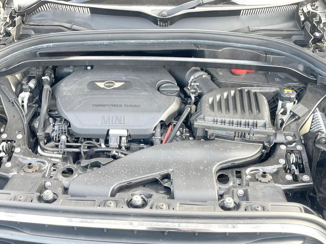 ●当店では、各メーカーの専用診断テスターを導入。国家資格を持つテクニカルスタッフも常駐しておりますので、万が一の際にも安心してご利用いただけます。