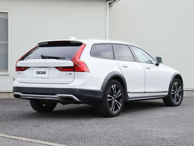 エンジンオイルはフランスのMOTUL(モチュール)を使用しています。新旧ボルボ各モデルに適合する異なる粘度のオイルをご用意しています。