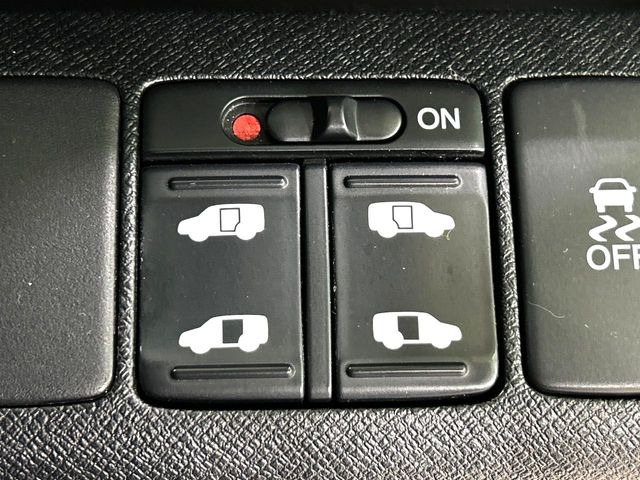 �y�����p���[�X���C�h�h�A�z�X�}�[�g�L�[��^�]�Ȃ̃X�C�b�`�Ō�ȗ����X���C�h�h�A�̊J���\���d��������͂����ăh�A���J����K�v�������A�����Ȃ��q�l�ł��ȒP�ɊJ���߂ł����K�ł���