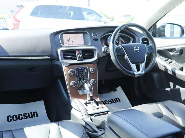 �h�C�c�̃{���{���`���[�j���O���[�J�[HEICO SPORTIV�̐��K�̔��X���t���ƈ��m���ɂ�HEICO SPORTIV�v���~�A���p�[�g�i�[KANTO / TOKAI�Ƃ��ĉ^�c�����Ă��܂��B