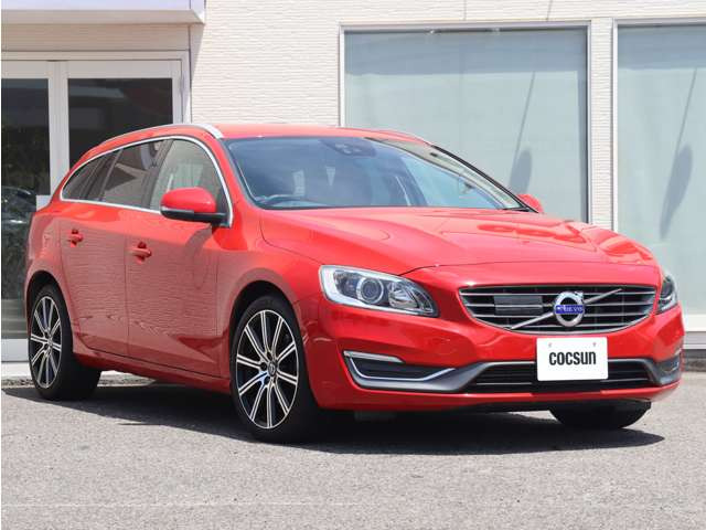 【最大91項目の点検整備】ボルボに精通した整備士が、車両の状態について最大91項目に及ぶチェック基準で厳密な点検整備を実施します。納車時には点検整備内容を記録した点検整備記録簿をお渡しします。