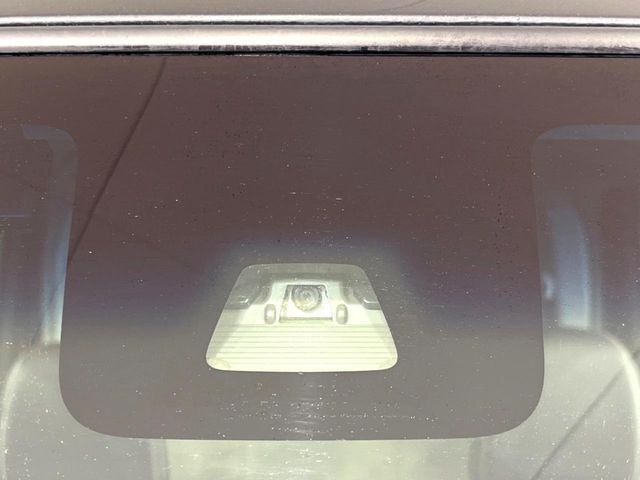 �y�X�}�[�g�A�V�X�g�z���s���ɑO���̎ԗ�����F�����A�Փ˂������Ȏ��͌x��ƃu���[�L�ŏՓˉ���Ɣ�Q�y�����A�V�X�g�B�����S�Ƀh���C�u�����y���݂��������܂��B