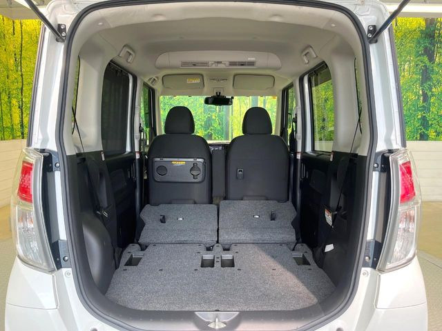 普段のお買い物や通勤、送迎等に十分な荷室スペースを確保しております。セカンドシートを倒すと、大きな荷物の積載も可能です♪
