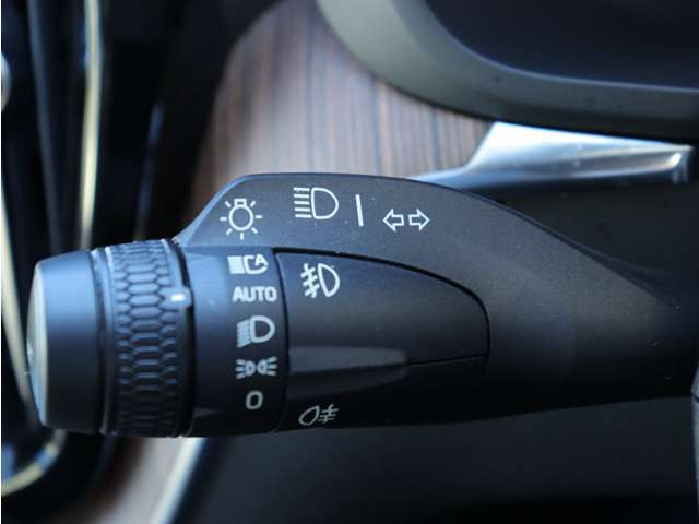 納車前整備費用は車両本体価格に含まれており、別途ご請求することはございませんのでご安心下さい。