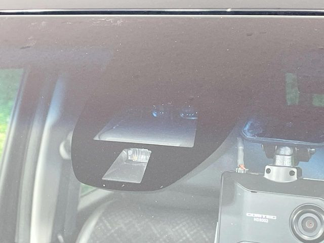 【シティブレーキアクティブシステム】低速走行中に前方の車両等を認識し、衝突しそうな時は警報とブレーキで衝突回避と被害軽減をアシスト。より安全にドライブをお楽しみいただけます。