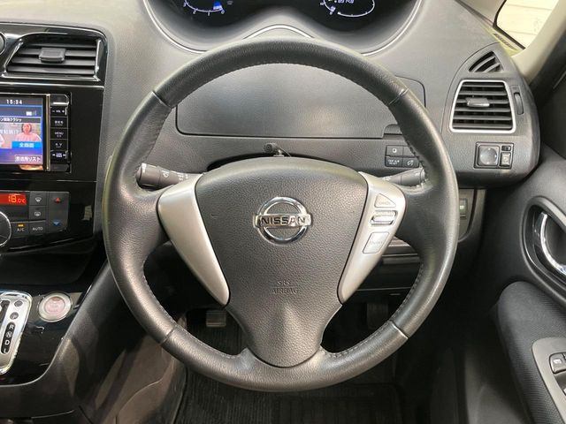 �y�����v�����X�e�A�����O�z�㎿�Ȋv���g�p���邱�ƂŁA��ɂ����������݂ƂĂ��^�]���₷���n���h���ł���