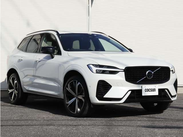 【最大91項目の点検整備】ボルボに精通した整備士が、車両の状態について最大91項目に及ぶチェック基準で厳密な点検整備を実施します。納車時には点検整備内容を記録した点検整備記録簿をお渡しします。