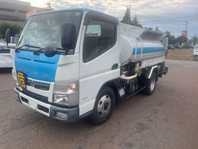 キャンタータンクローリー