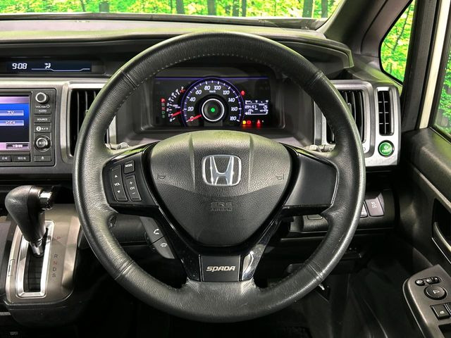 �y�����v�����X�e�A�����O�z�㎿�Ȋv���g�p���邱�ƂŁA��ɂ����������݂ƂĂ��^�]���₷���n���h���ł���