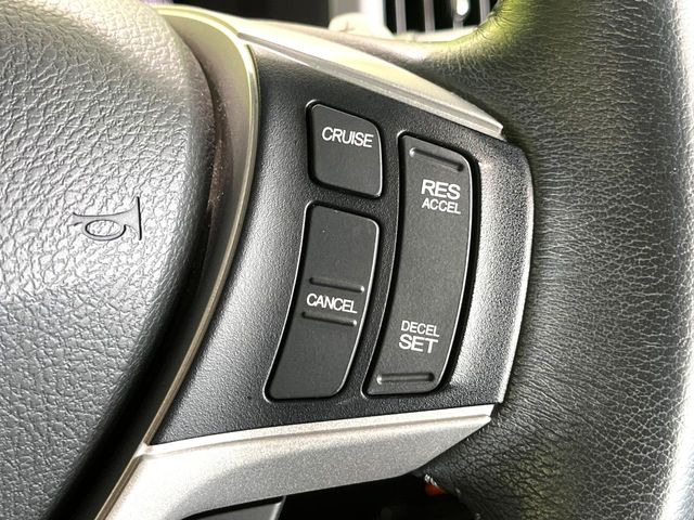 �y�N���[�Y�R���g���[���z�������H�����N���N���s�B�A�N�Z���𗣂��Ă���葬�x�ő��s���ł��A�������^�]���̕��S���y��!�����E�������ȒP�ȃX�C�b�`����Œ����ł��܂��B