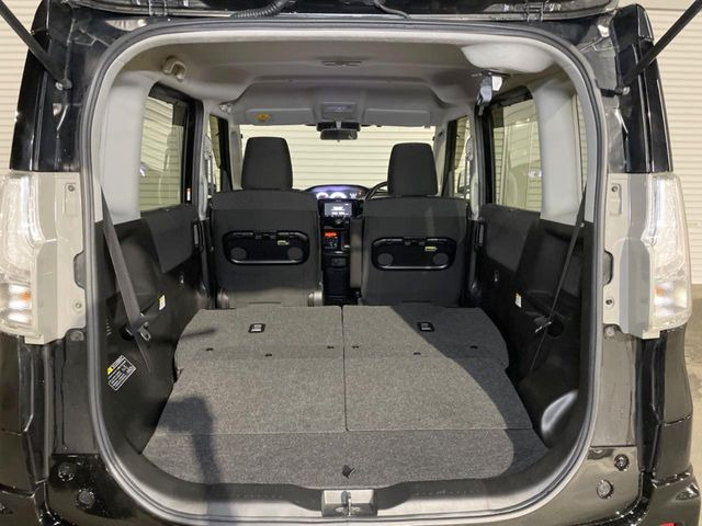 普段のお買い物や通勤、送迎等に十分な荷室スペースを確保しております。セカンドシートを倒すと、大きな荷物の積載も可能です♪