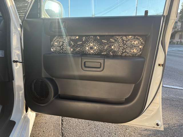 �^�]�ȃh�A���������ɃJ�X�^����