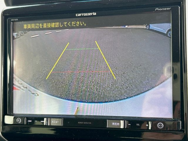 【バックカメラ】駐車時に後方がリアルタイム映像で確認できます。大型商業施設や立体駐車場での駐車時や、夜間のバック時に大活躍!運転スキルに関わらず、今や必須となった装備のひとつです!