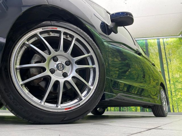 �y17�C���`�A���~�z�C�[���z�O�ςɃ}�b�`�����A���~�z�C�[���𑕒����Ă���܂��B�e��A���~�z�C�[����A�X�^�b�h���X�^�C�����戵�����Ă���܂��B���񂲑��k����������