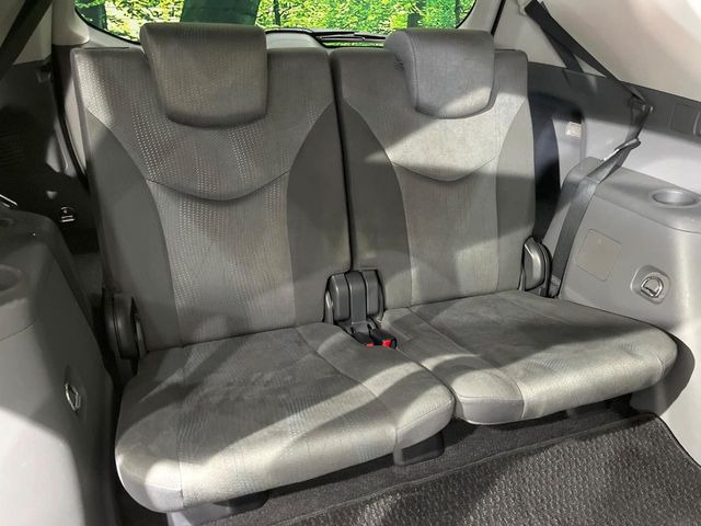 3列目シートはもちろん状態良好☆大人でもゆったりと座って頂けますので、大人数でのお出かけもラクラクです♪ご家族で、気の知れた仲間で、ドライブに行くのが楽しみですね♪