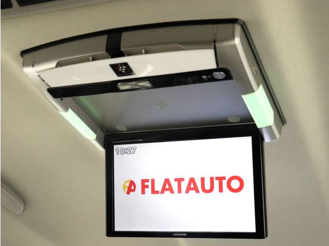 【ALPINE製後席モニター!】フリップダウンモニター完備!お子さまも映像を見ながら、快適に楽しくお過ごしいただけます♪ミニバンでは欠かせない大人気装備です!!