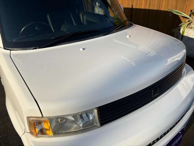 �{�f�B�[�J���[�E�z���C�g�ƂȂ��Ă���܂���