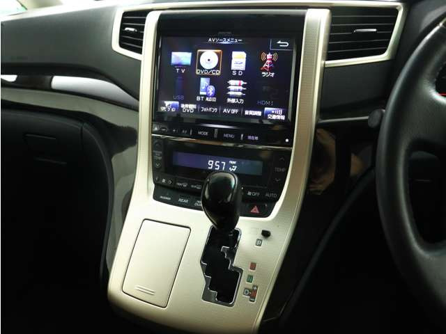 【大人気!ALPINE製BIG-X9インチナビ♪】大画面によりナビ情報も見易くDVD再生など迫力の有る映像も楽しめます!また、ブルートゥース接続など多彩な機能を取り揃えております!