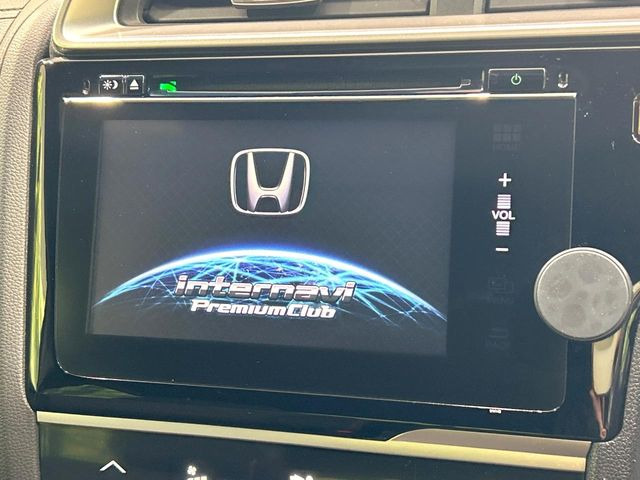 �y���[�J�[�����i�r�z�C���e���A�ɗn�����ރX�^�C���b�V���ȁu��p�݌v�v���[�J�[�i�r�𑕔��􎋔F���⑀�쐫�ȂǊ�{���\�ɂ��D��A���㎿�ȃJ�[���C�t�����y���݂��������܂��B