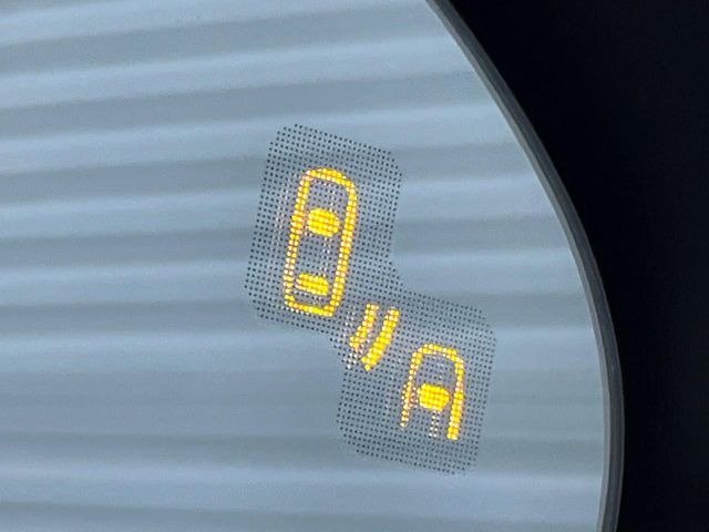 �y�u���C���h�X�|�b�g���j�^�����O�z���s���A�h�A�~���[�̎��p�ɂȂ�₷���ӏ��Ɍ㑱�Ԃ��ڋ߂���ƃT�C�h�~���[�t�߂Ɍx����\���A�h���C�o�[�ɒ��ӊ��N�����Ă���܂��B