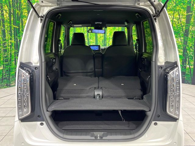 普段のお買い物や通勤、送迎等に十分な荷室スペースを確保しております。セカンドシートを倒すと、大きな荷物の積載も可能です♪