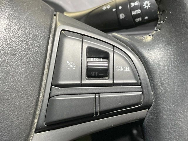 【クルーズコントロール】高速道路もラクラク走行。アクセルを離しても一定速度で走行ができ、長距離運転時の負担を軽減!加速・減速も簡単なスイッチ操作で調整できます。