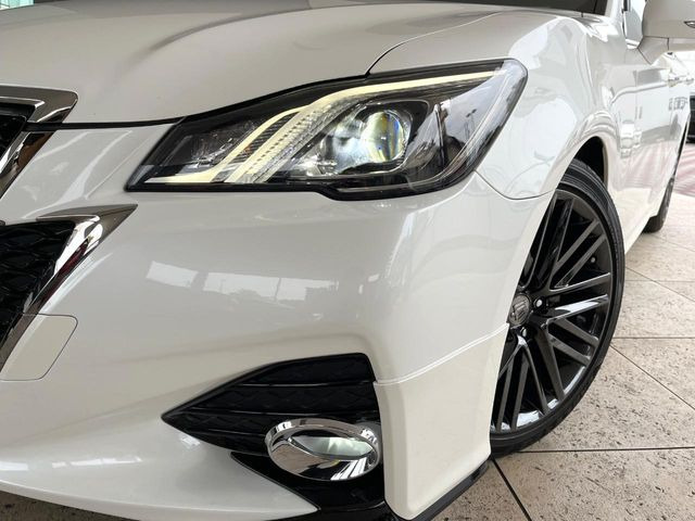 �yLED�w�b�h���C�g�z���V����ԑ��s�����ǍD�Ȏ��E���m�ۂ����S���ĉ^�]�ł��鍂�P�xLED�w�b�h���C�g�𑕔�!�_�����x�������A����d�͂��}�����Ă��܂��B