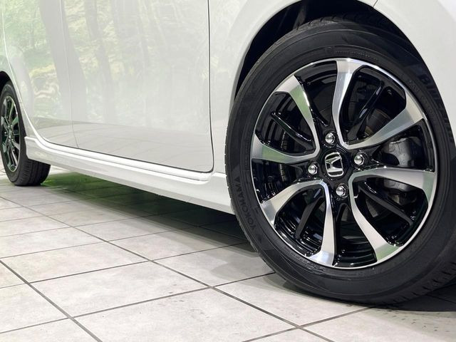 【純正14インチアルミホイール】外観にマッチした純正アルミホイールを装着しております。各種社外アルミホイールや、スタッドレスタイヤも取扱いしております。是非ご相談ください♪