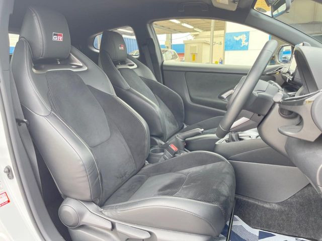 �y�n�[�t���U�[�V�[�g�z�������ƍ���S�n�𗼗������l�C�̃V�[�g���w�ʁE���ʂ̓X�G�[�h���ƂȂ��Ă���A���G��⊊��ɂ����ɗD��Ă��܂��B�C���╞���ɍ��E���ꂸ���K�ɂ���肢�������܂��B