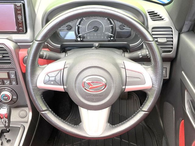 ステアリングも使用感が少なく、きれいな状態となっております♪