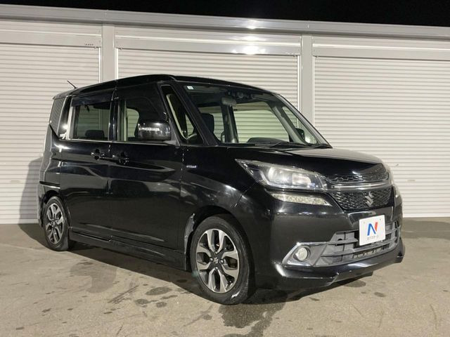 高透明度のガラス皮膜で撥水はもちろん、上質なツヤ・光沢を実現。紫外線や酸性雨から大切な愛車を保護し、色あせ・劣化を防止。「弾スプラッシュコート」、「弾プリミッサコート」からお選びいただけます。