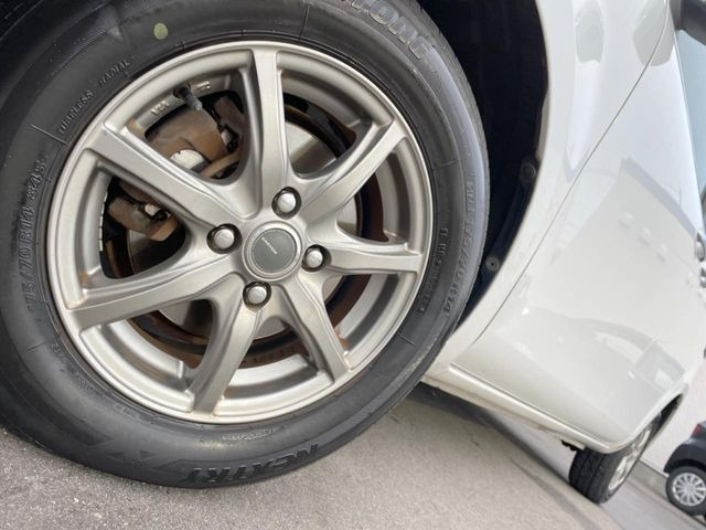 【14インチアルミホイール】外観にマッチしたアルミホイールを装着しております。各種アルミホイールや、スタッドレスタイヤも取扱いしております。是非ご相談ください♪