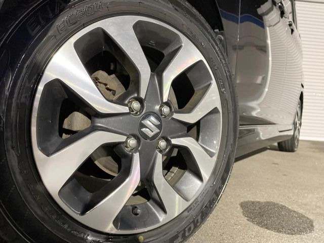 【純正15インチアルミホイール】外観にマッチした純正アルミホイールを装着しております。各種社外アルミホイールや、スタッドレスタイヤも取扱いしております。是非ご相談ください♪