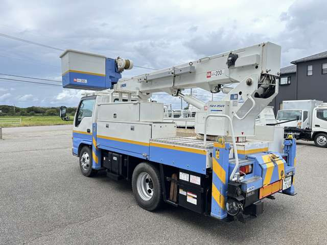 エルフ高所作業車