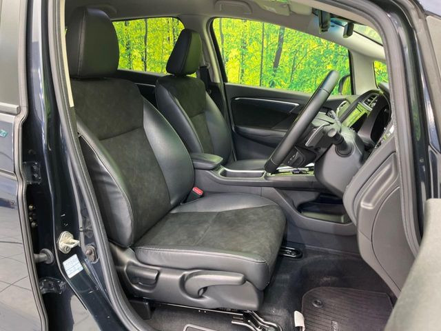 �y�n�[�t���U�[�V�[�g�z�������ƍ���S�n�𗼗������l�C�̃V�[�g���w�ʁE���ʂ̃t�@�u���b�N�f�ނ́A�ʋC���̗ǂ��⊊��ɂ����ɗD��Ă��܂��B�C���╞���ɍ��E���ꂸ���K�ɂ���肢�������܂��B