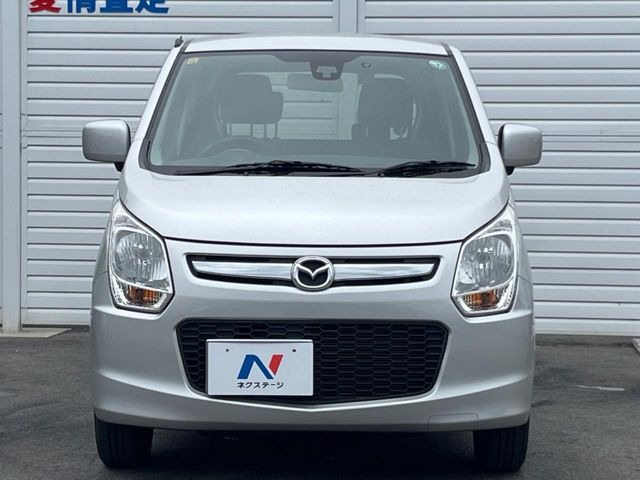 弊社では、全車『修復歴なし』のお車のみ取り扱っております。専任バイヤーによる厳選した仕入れの後、入庫後の車両チェックを行い、ネクステージが認定した高品質な中古車をご提供しております。