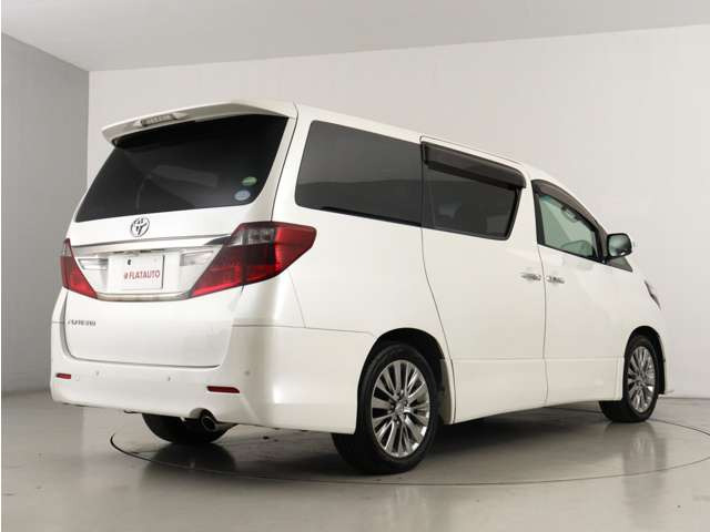 当店では、厳選された車両のみ展示しております。アルファード・ヴェルファイアに特化した専門店ならではの豊富な在庫の中から、お気に入りの一台をお探しください!