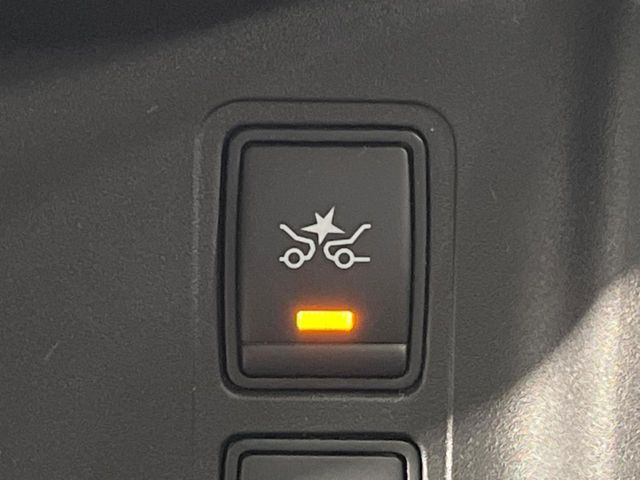 �y�C���e���W�F���g�G�}�[�W�F���V�[�u���[�L�z�t�����g�J�����őO���̎ԗ�����s�҂����m�B�Փ˂������Ȏ��͏Փ˔�Q�y���u���[�L���쓮�A�Փˉ�����T�|�[�g�B�����S�Ƀh���C�u�����y���݂��������܂��B