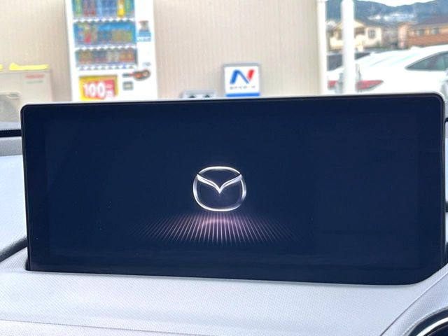 �y8.8�C���`�}�c�_�R�l�N�g�z�ԓ��̕��͋C�Ƀ}�b�`������^�̃f�B�X�v���C�B�X�}�z�ڑ��ł̃i�r�g�p��Bluetooth�Đ����A�l�X�ȋ@�\���y���߂܂��B�����I�ȃ_�C�������삪�\�ŁA�g��������ǍD�ł��B