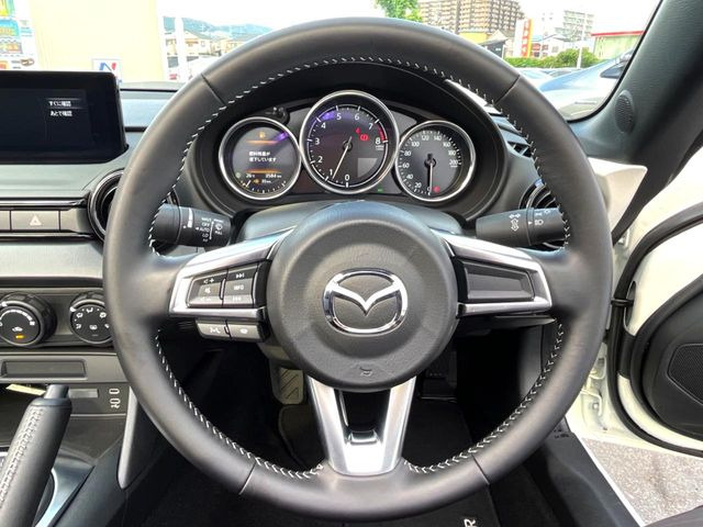 �y�����v�����X�e�A�����O�z�㎿�Ȋv���g�p���邱�ƂŁA��ɂ����������݂ƂĂ��^�]���₷���n���h���ł���