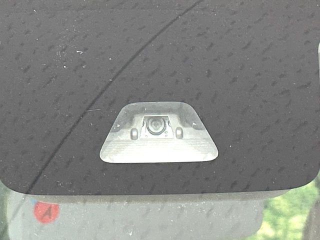 �y�X�}�[�g�A�V�X�g�z���s���ɑO���̎ԗ�����F�����A�Փ˂������Ȏ��͌x��ƃu���[�L�ŏՓˉ���Ɣ�Q�y�����A�V�X�g�B�����S�Ƀh���C�u�����y���݂��������܂��B